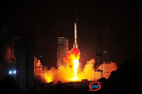 我國成功發射鑫諾六號通信廣播衛星(組圖)