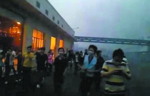 成都富士康iPad2車間爆炸致2死 郭臺銘連夜赴蓉